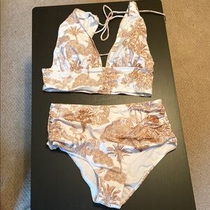 White and Tan/Gold Floral Bikini Set - Size Large NWT